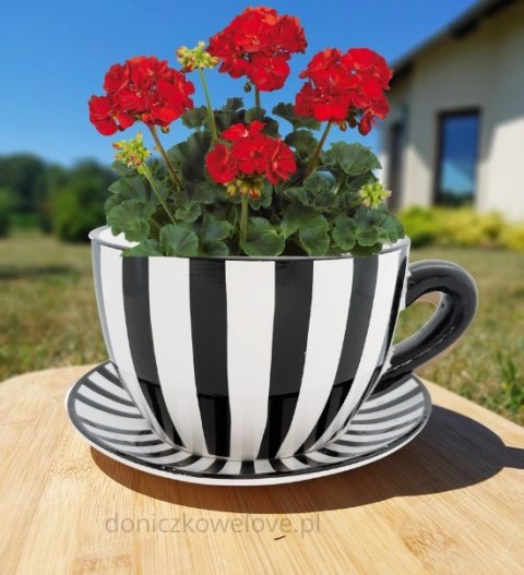 Ceramiczna doniczkaw czarne paski z podstawką (maxi)